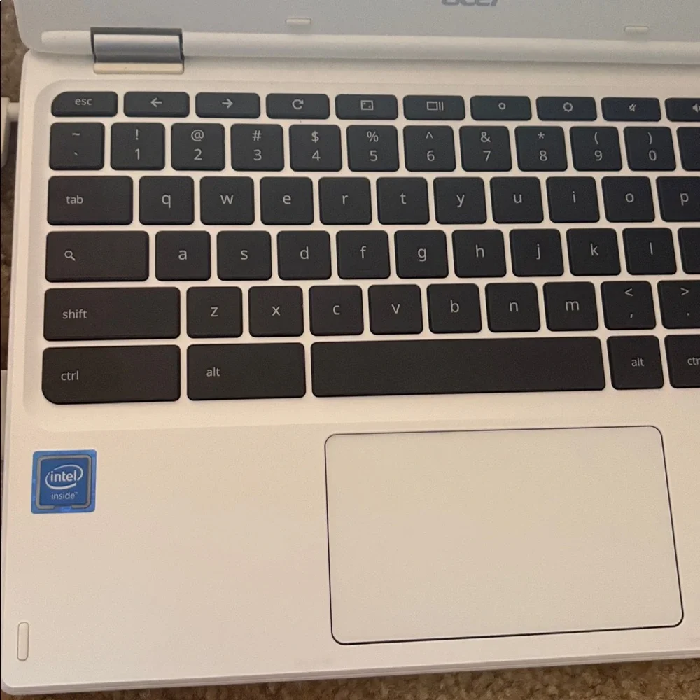 Acer White Chromebook like new CB3-132 Student Lightweight Laptop